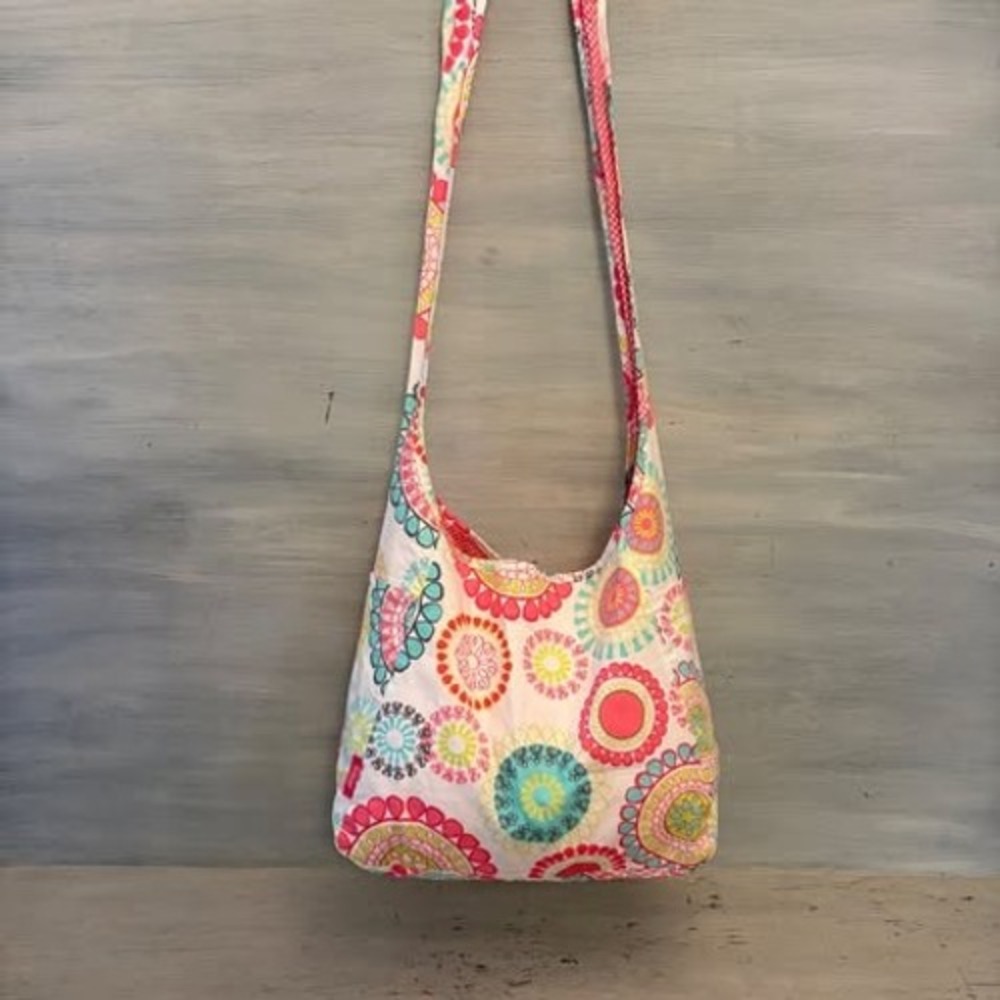thirty-one Vibrant Reversible Medallion Print Canvas Hobo Shoulder Bag Purse LN